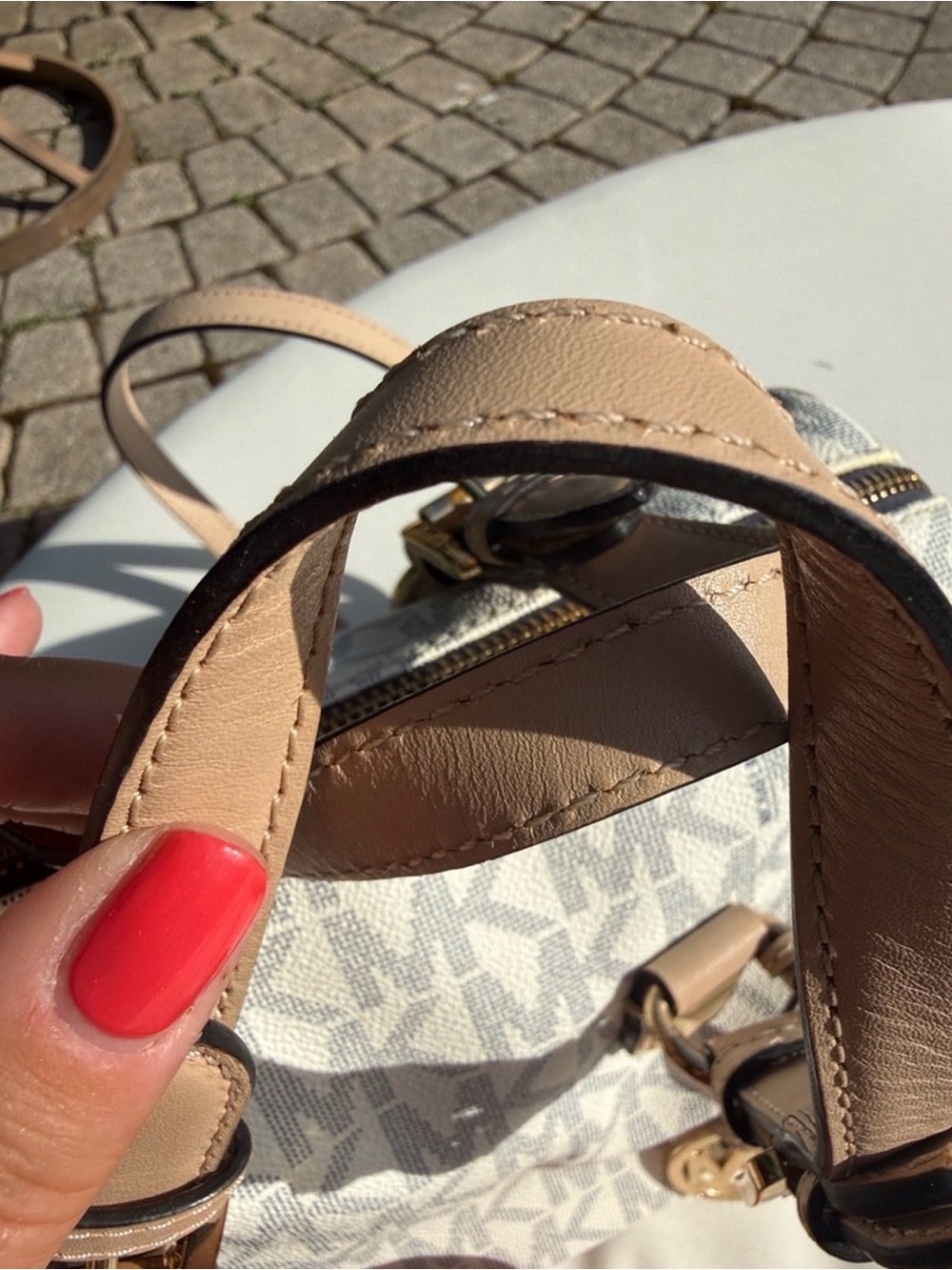 Michael Kors Signature MK Satchel in Beige and Gold - Picture 4 of 11